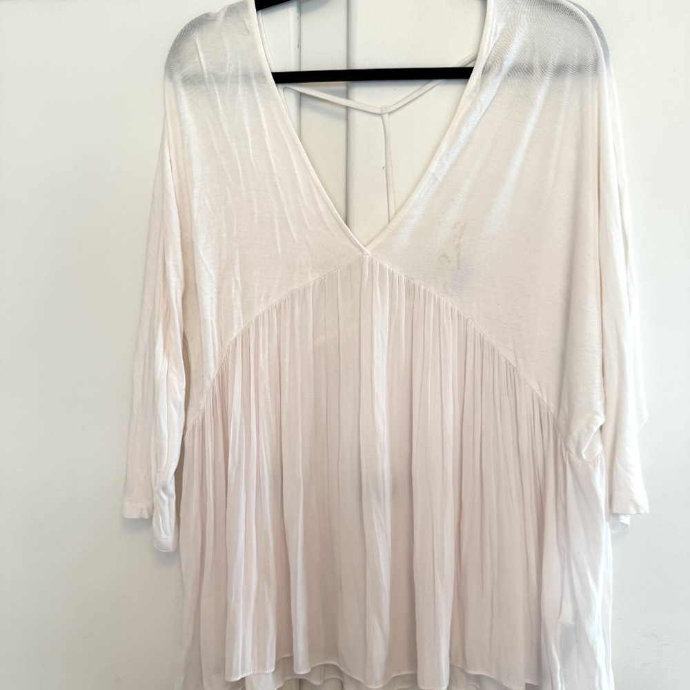 Forever 21 Plus White Top V Neck Open Back Size 2X